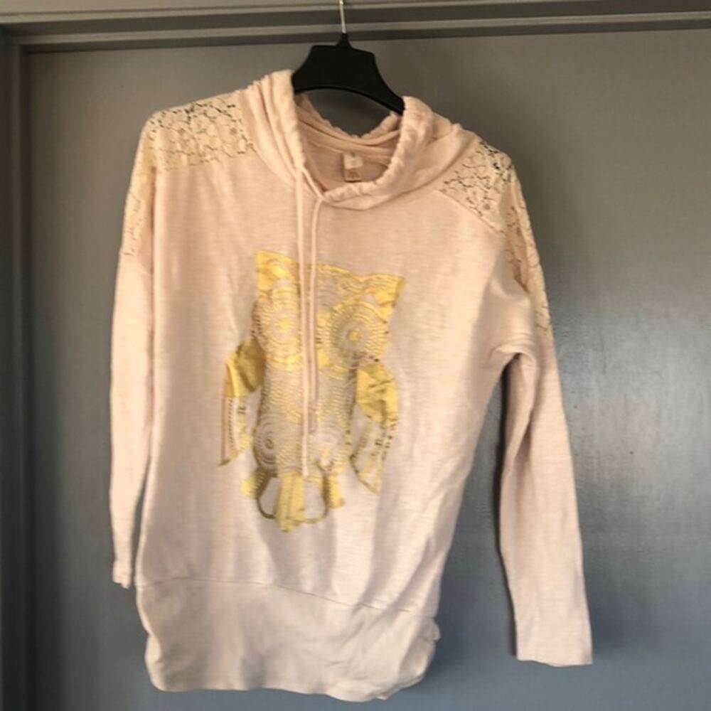 Owl Print Cream long sleeved Pullover Cowl Necked Top Lace Sz L (Junior)